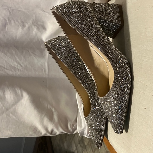 Amazing ! New Betsy Johnson all over rhinestone n sparkle shoes with thick 2.5” - Picture 11 of 13